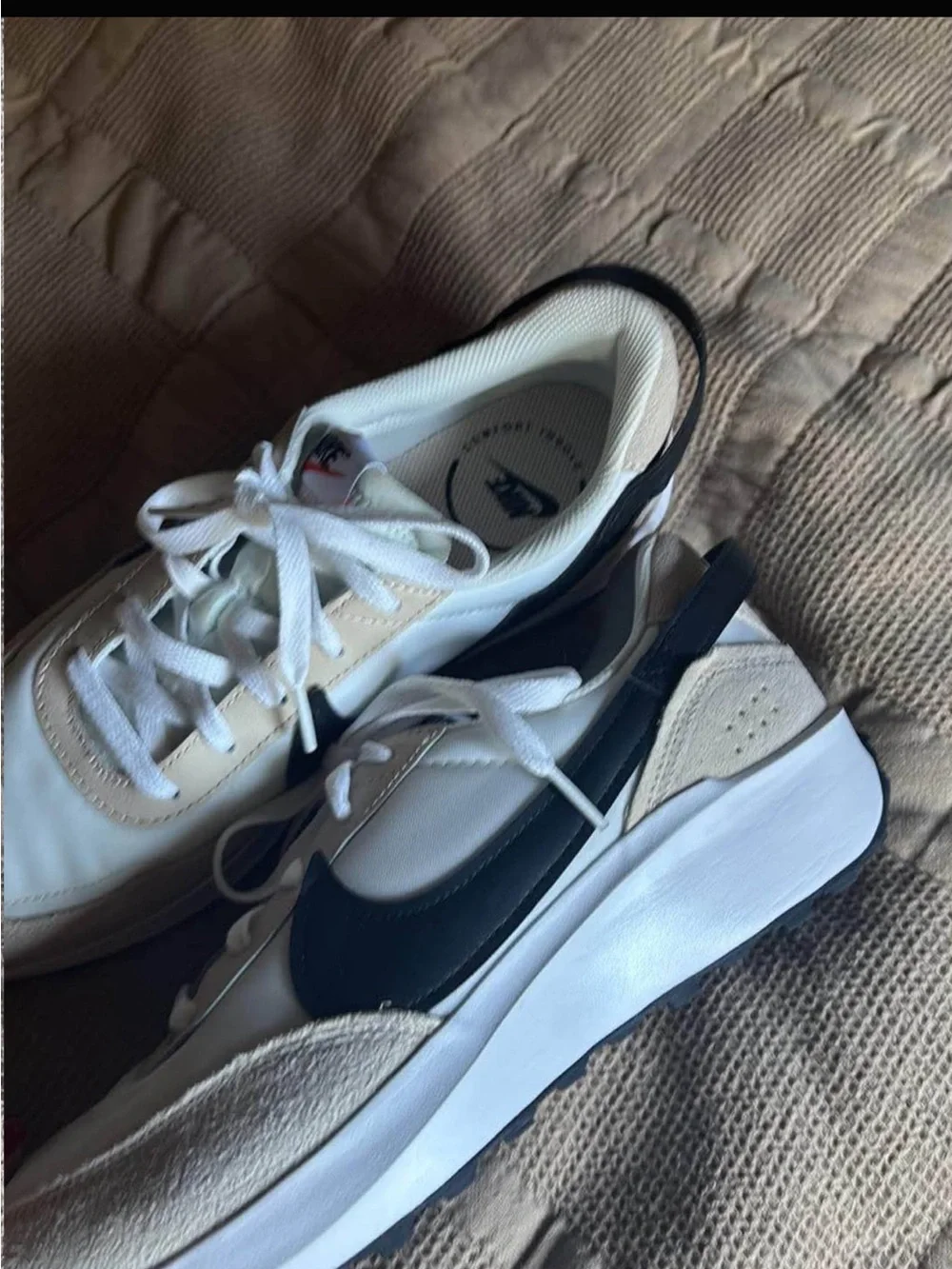 NEW Nike Women’s Waffle Debut White, Black and Beige Low-Top Sneakers